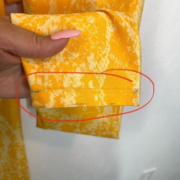 Carbon 38 Printed High Rise 7/8 Legging in Kumquat Snake Yellow reptile Size S - Picture 10 of 10